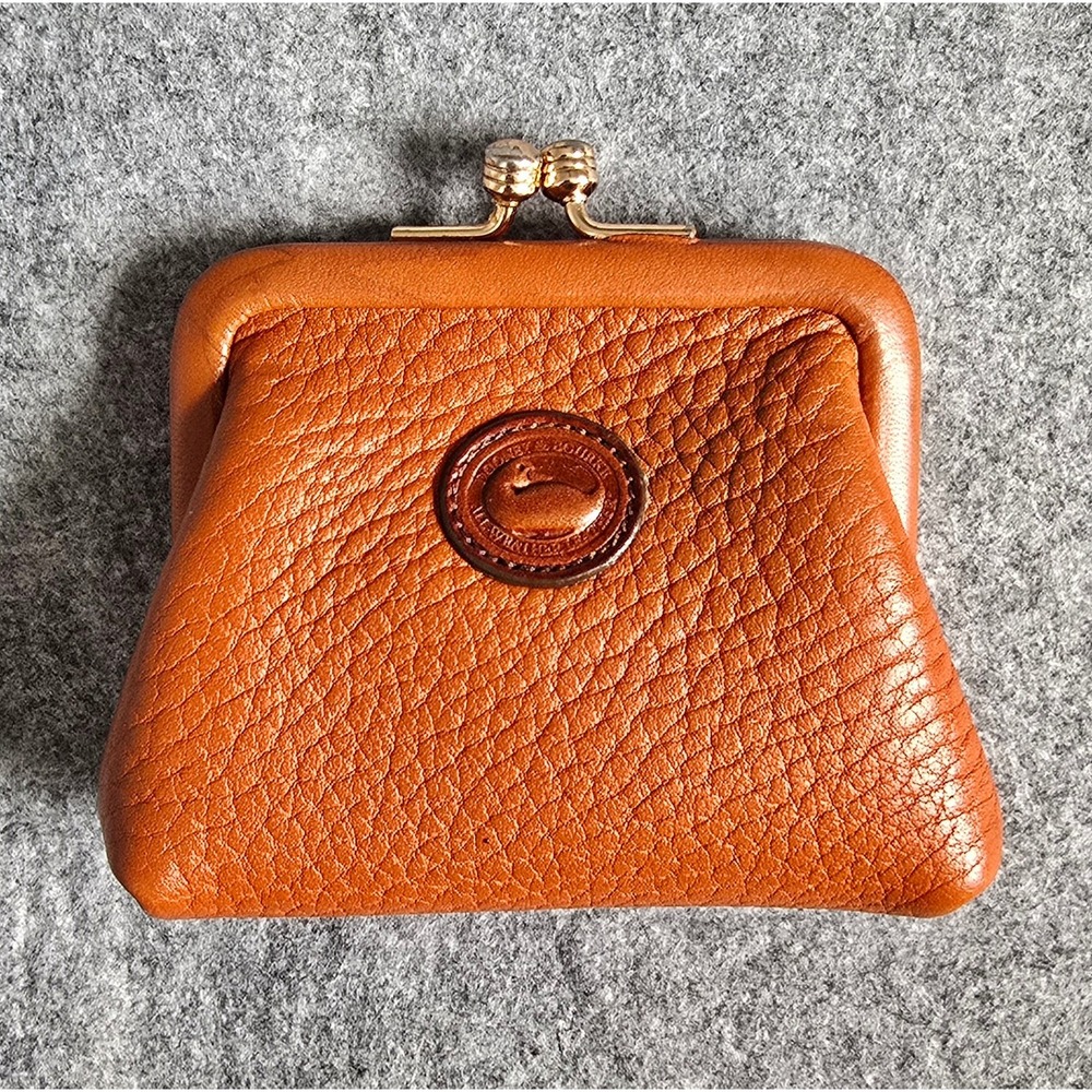 Vintage Dooney & Bourke Pebbled Leather Kisslock Coin Purse in British Tan EUC